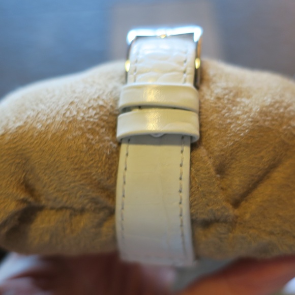 Michael Kors Chronograph Watch - Picture 8 of 9